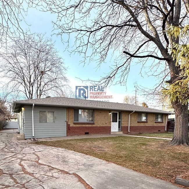 865 Balsam St in Lakewood, CO - Building Photo - Building Photo