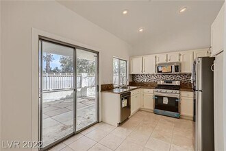 1850 Swallow Hill Ave in Henderson, NV - Building Photo - Building Photo