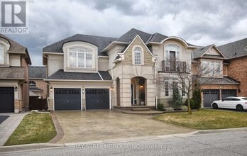 336 Turning Leaf Rd in Oakville, ON - Building Photo - Building Photo