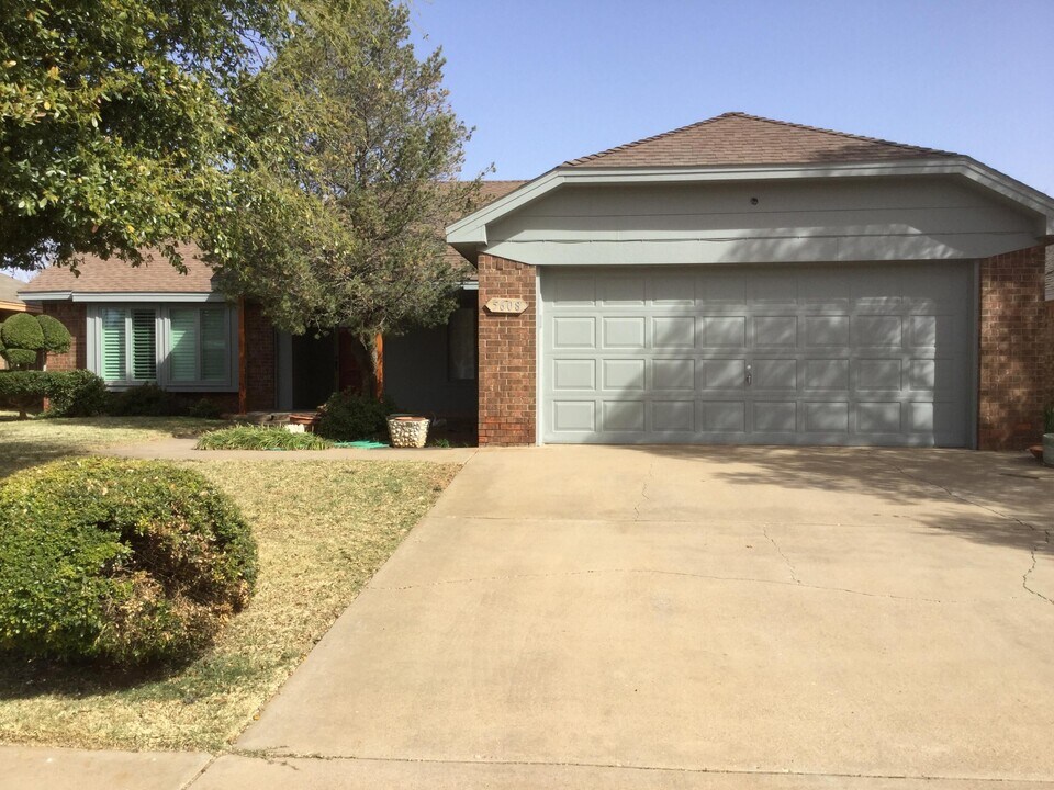 5608 89th St in Lubbock, TX - Building Photo