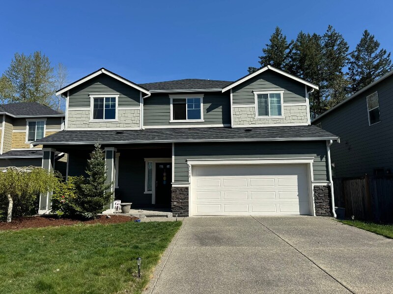 6215 137th St E in Puyallup, WA - Building Photo