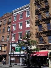 17 W 8th St in New York, NY - Building Photo - Building Photo