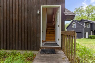 11 Partridge Ln in New Milford, CT - Building Photo - Building Photo