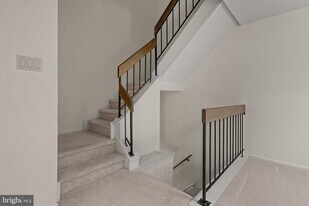 616 Society Pl in Newtown, PA - Building Photo