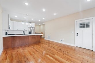 277 Pearsall Ave in Jersey City, NJ - Building Photo - Building Photo