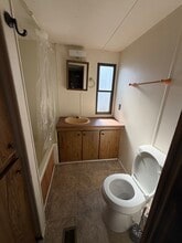 918 Elm St in Wilkesboro, NC - Foto de edificio - Building Photo