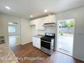608 S Clementine St in Oceanside, CA - Building Photo - Building Photo