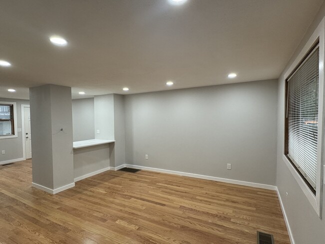 41 Ashford St, Unit 3 in Boston, MA - Foto de edificio - Building Photo