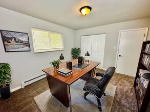 831 Fontmore Rd in Colorado Springs, CO - Building Photo - Building Photo
