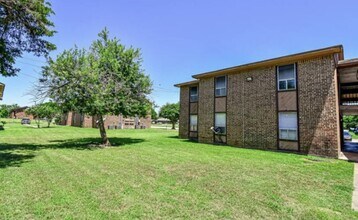 2000 4th St in Hempstead, TX - Building Photo - Building Photo