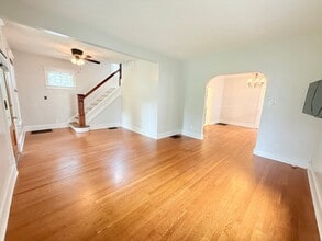 1910 E Taylor St in Bloomington, IL - Building Photo - Building Photo