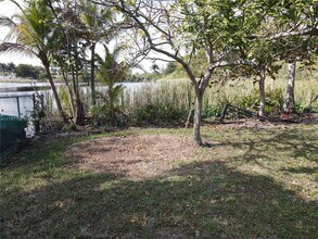 21100 NW Miami Ct in Miami, FL - Building Photo - Building Photo