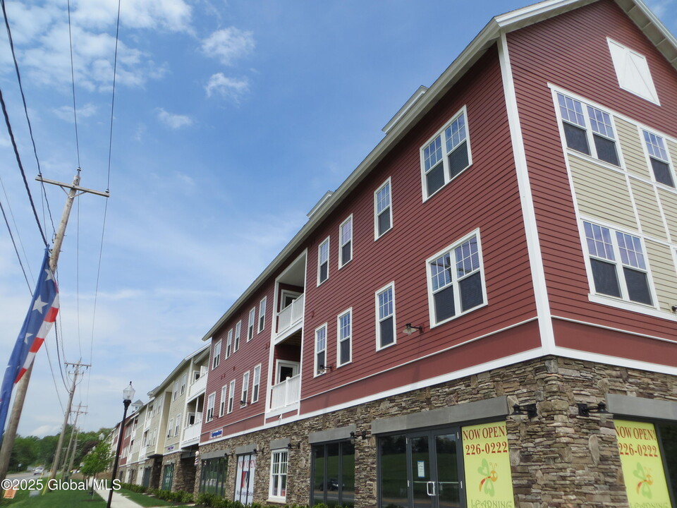 60 Weibel Ave-Unit -3HP305 in Saratoga Springs, NY - Building Photo