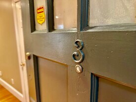 72 Egmont St, Unit 3F in Brookline, MA - Building Photo