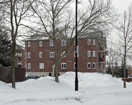 14370 Jolicoeur in Montréal, QC - Building Photo