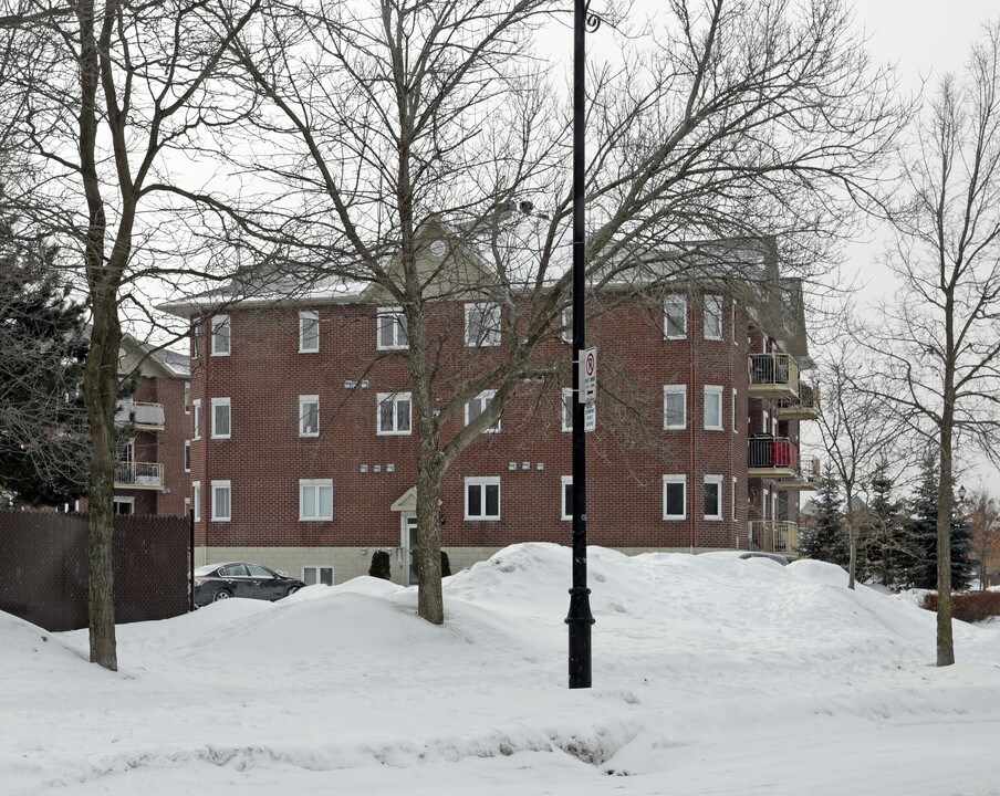 14370 Jolicoeur in Montréal, QC - Building Photo