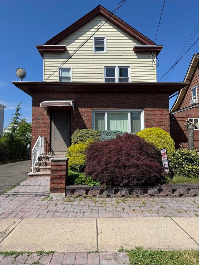 property at 119 Marsellus Pl