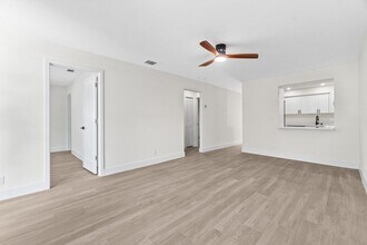 4500 NW 2nd Ave in Boca Raton, FL - Building Photo - Building Photo