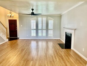 4125305759 A in Sugar Land, TX - Building Photo - Building Photo