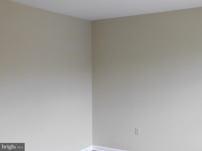 property at 104 Waterford Ln