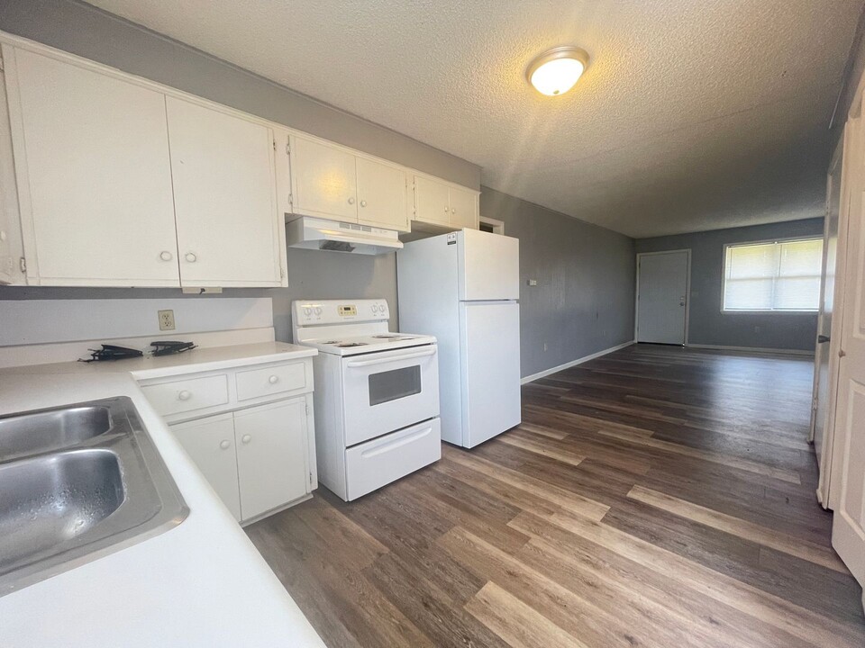 5364 S Hutchinson Ave in Battlefield, MO - Building Photo