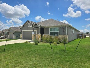 200 Lavaca River Ln in Hutto, TX - Building Photo - Building Photo