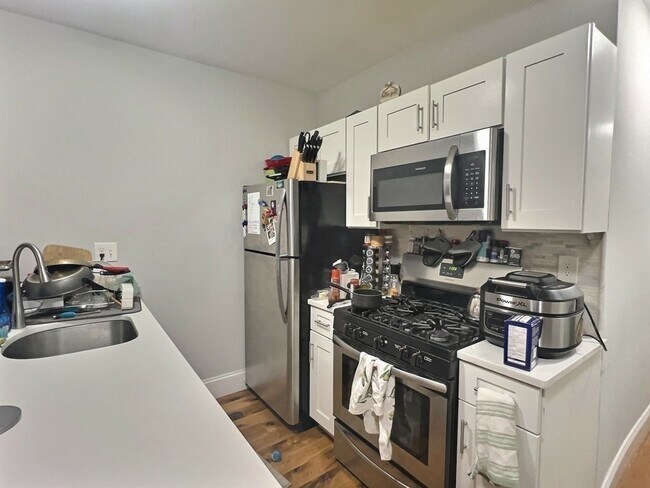 255 Paris St, Unit 1 in Boston, MA - Building Photo - Building Photo