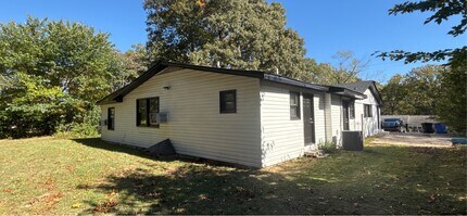 381 Summerhill Rd in Fayetteville, NC - Building Photo - Building Photo