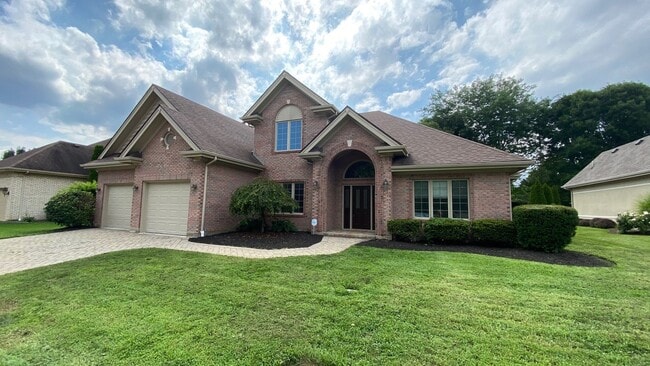 5665 Stone Lake Dr in Dayton, OH - Building Photo - Building Photo