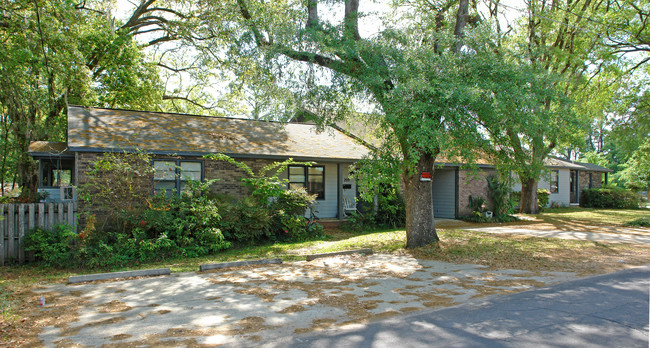 207-215 Rivoli Rd in Tallahassee, FL - Building Photo - Building Photo