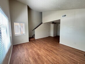 43301 20th St W in Lancaster, CA - Building Photo - Building Photo