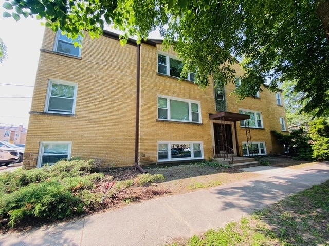 4925 Greenwood St, Unit 4925 Greenwood St 2E
