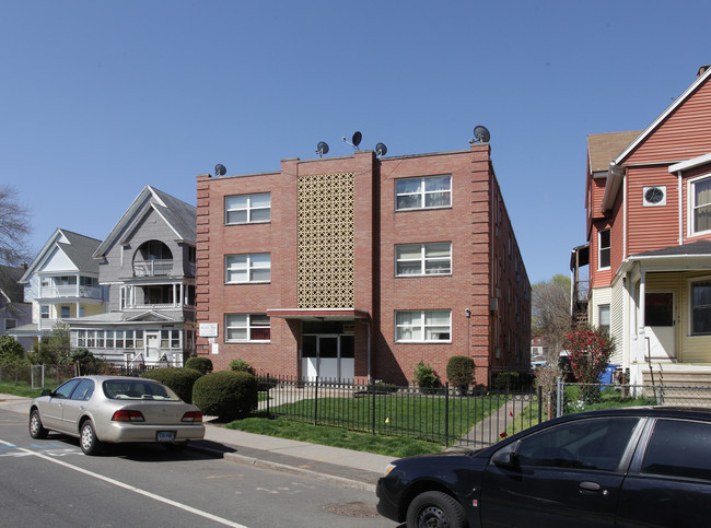 495 Maple Ave in Hartford, CT - Building Photo - Building Photo