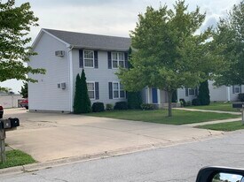 360 Heritage Dr, Unit 4 in Bourbonnais, IL - Building Photo