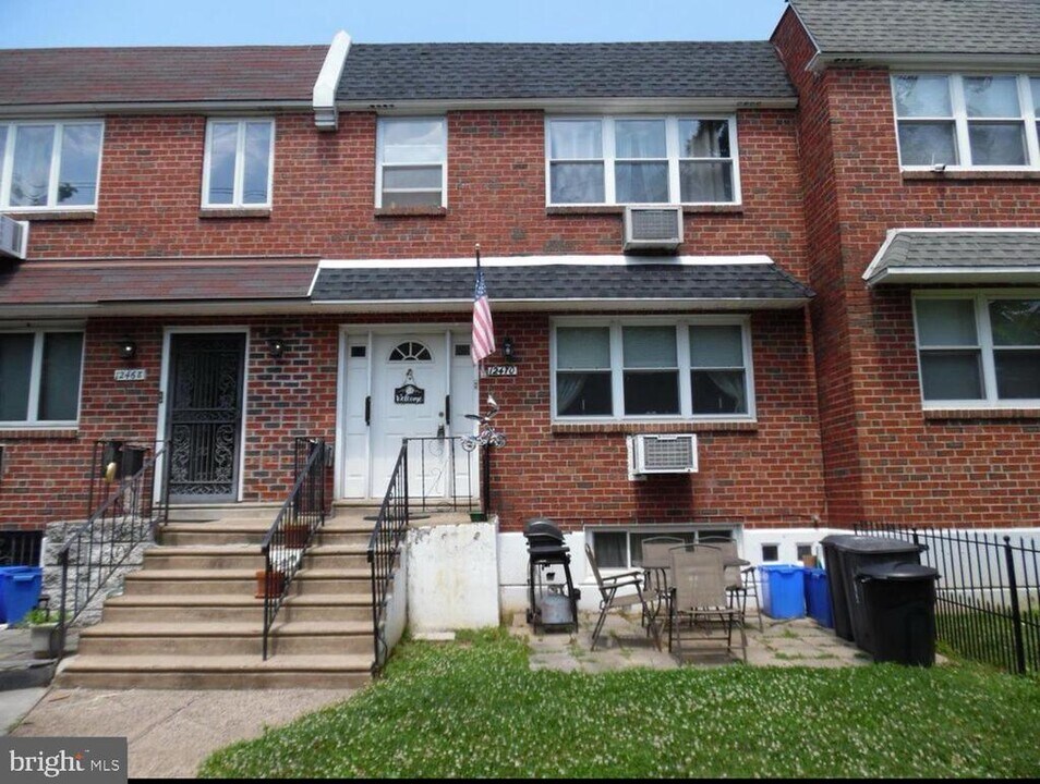 12470 Knights Rd in Philadelphia, PA - Building Photo