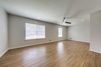 4833 Chilton Dr in Dallas, TX - Building Photo - Building Photo