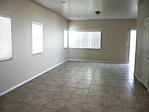 9876 Vermillion Cliffs Ave in Las Vegas, NV - Building Photo - Building Photo