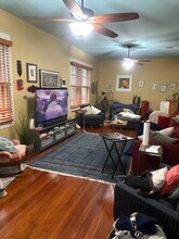 4717 Laurel St in New Orleans, LA - Foto de edificio - Building Photo