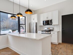 846 N Ashland Ave-Unit -2R in Chicago, IL - Building Photo - Building Photo