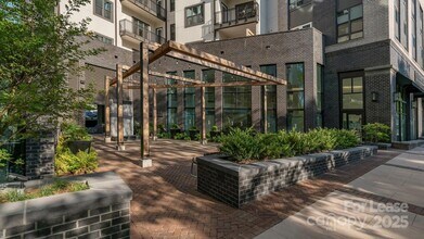 4401 Barclay Downs Dr, Unit C2 in Charlotte, NC - Building Photo - Building Photo