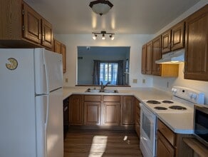 N58W23824 Hastings Ct in Sussex, WI - Foto de edificio - Building Photo