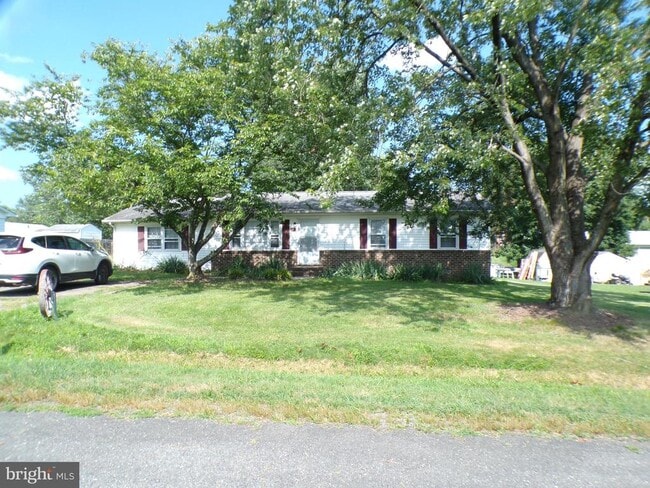 404 Rogers St in Fredericksburg, VA - Foto de edificio - Building Photo