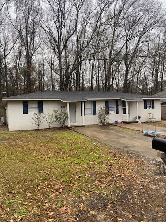 134 AL-165 in Phenix City, AL - Building Photo
