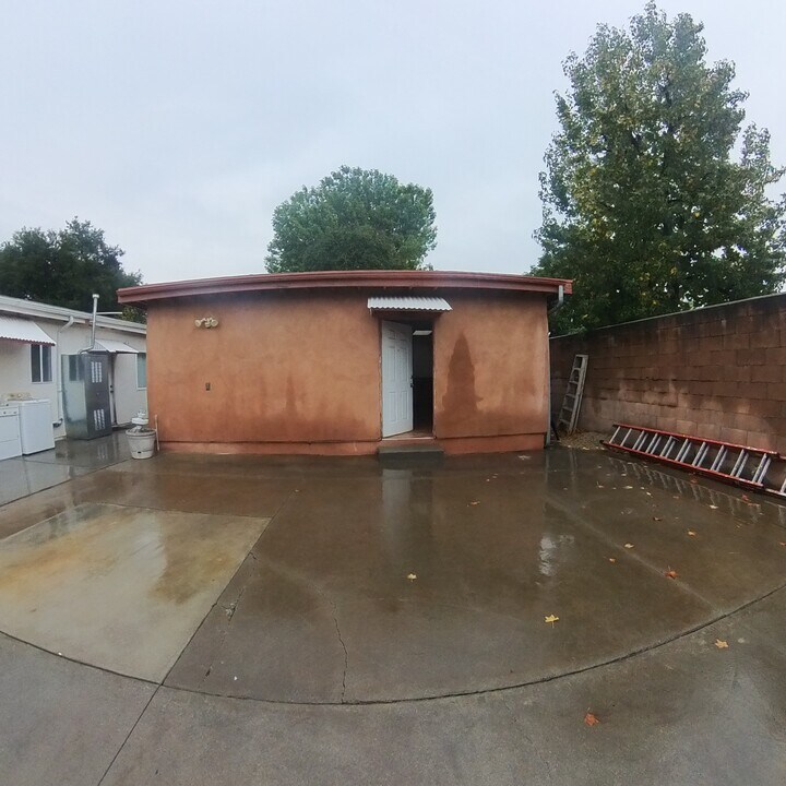 17846 Tribune St in Granada Hills, CA - Foto de edificio