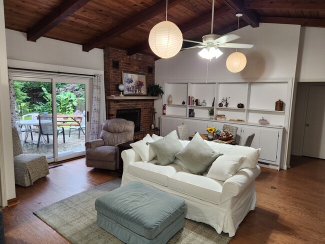 817 Huntington Rd, Unit Rockcreek Neighborhood in Louisville, KY - Building Photo - Building Photo