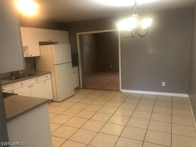 2620 Storter Ave in Naples, FL - Building Photo - Building Photo