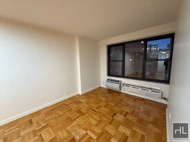 Fourth Avenue in New York, NY - Building Photo