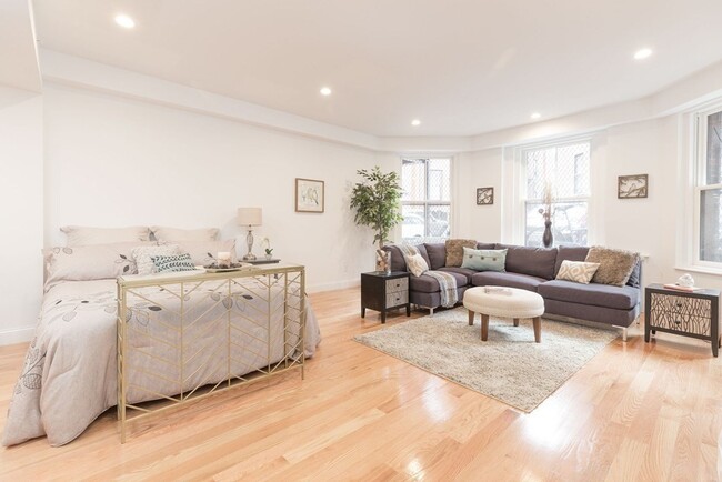 61 Commonwealth Ave, Unit 2 in Boston, MA - Building Photo - Building Photo