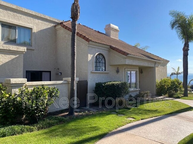 31 Aruba Bend in Coronado, CA - Building Photo - Building Photo