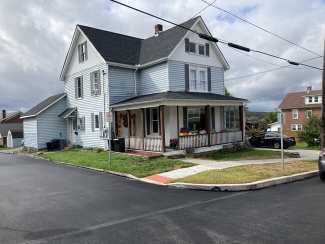 property at 402 W Sample St